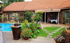 Aark Guest Lodge